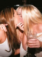 girls kissing megamix update 9